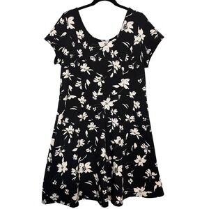 Fox + Royal Black White Floral Fit Flare Dress Plus Size 1X Short Sleeve Scoop